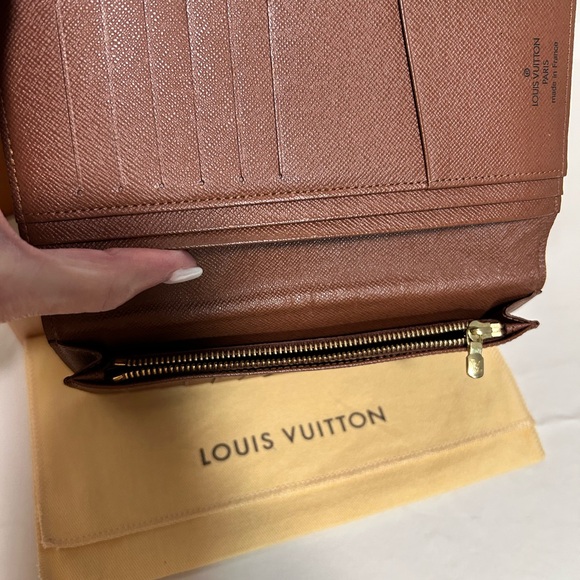 Authentic Louis Vuitton Braza Monogram Wallet - Picture 13 of 15